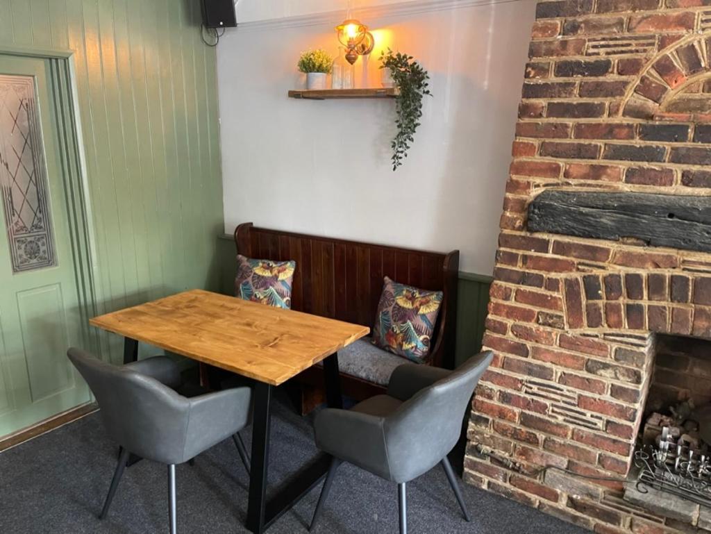 The Pheasant Inn Dunstable Exterior foto